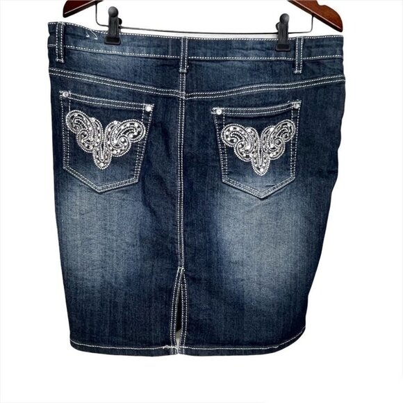 Suko Jeans Denim Skirt Dark Wash Embellished Pockets Size 10 - Picture 6 of 8